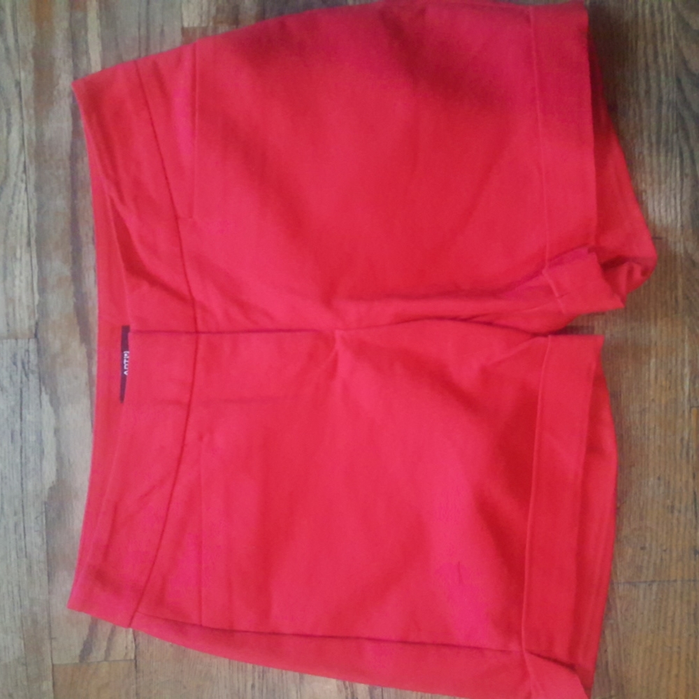 Shorts - Picture 3 of 6